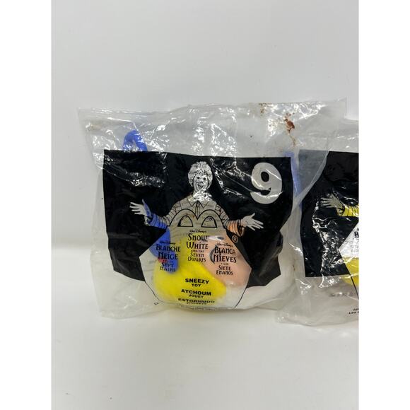 McDonald's Happy Meal Toy 2001 Snow White & Seven Dwarves #9 Sneezy (2) Bashful - Picture 2 of 4